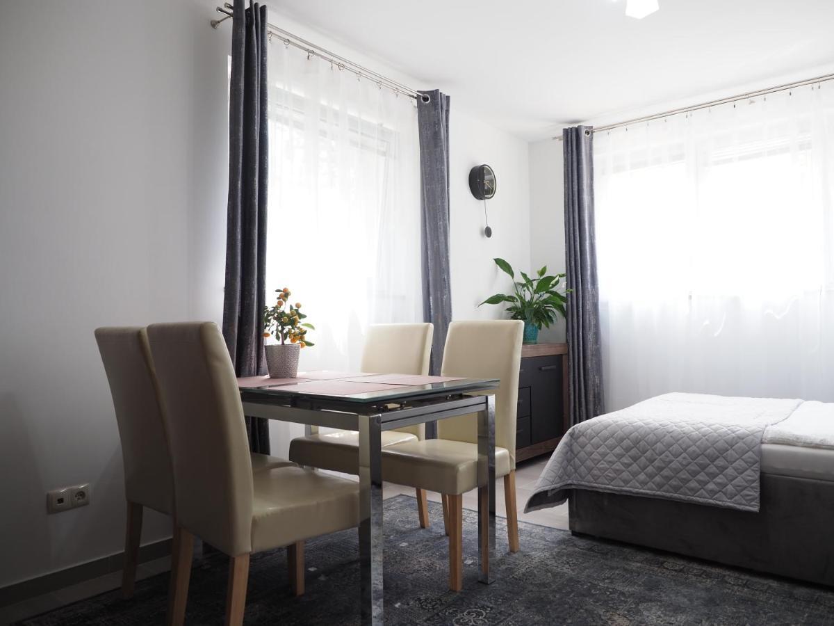 Adobe Apartment - Przytulny I Free Parking Wroclaw Luaran gambar
